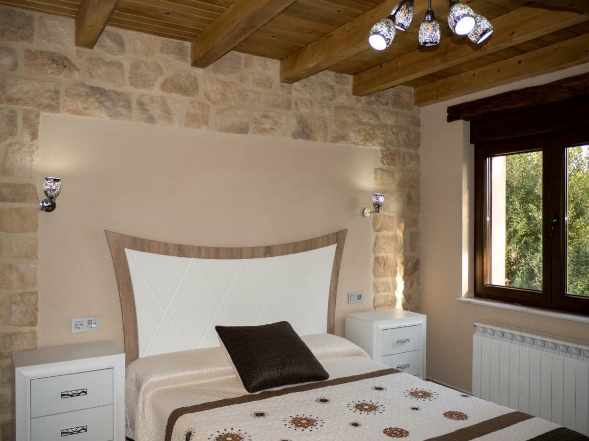 Apartamentos La Fabrica Villaluenga de la Vega Екстер'єр фото