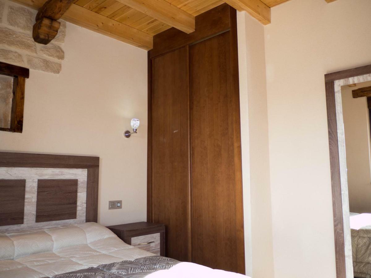 Apartamentos La Fabrica Villaluenga de la Vega Екстер'єр фото
