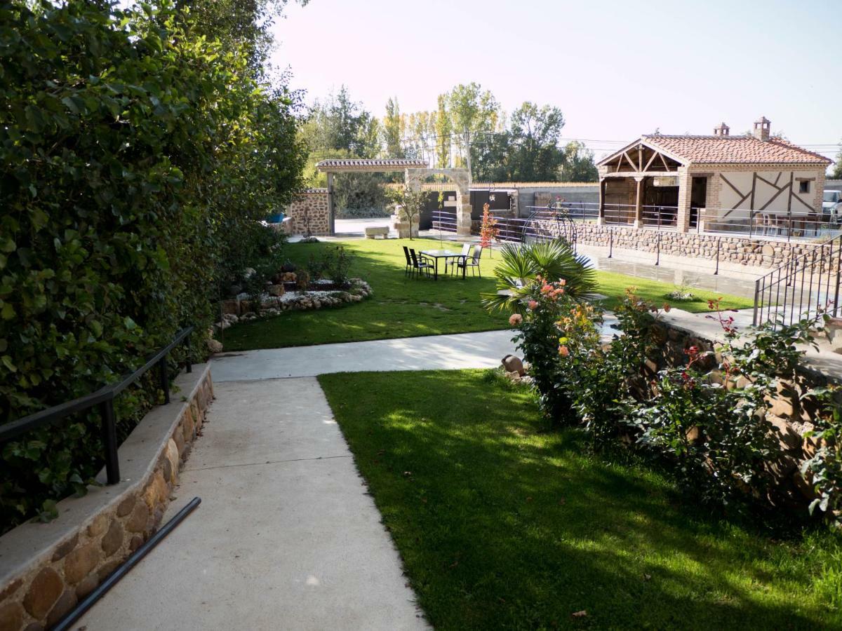 Apartamentos La Fabrica Villaluenga de la Vega Екстер'єр фото